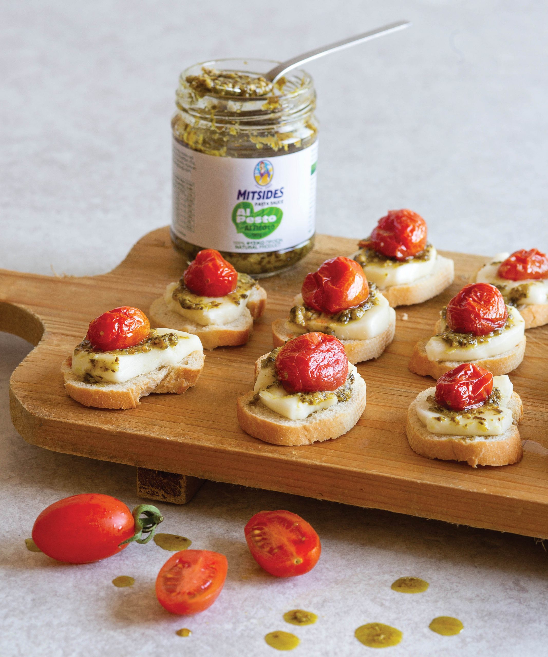 Bruschetta with pesto - Mitsides Group