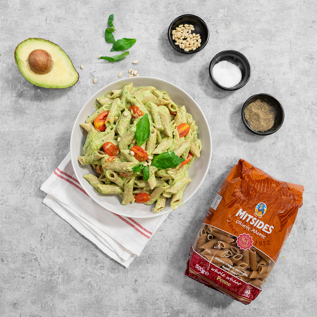 Whole wheat pasta with avocado pesto sauce - vegan - Mitsides Group